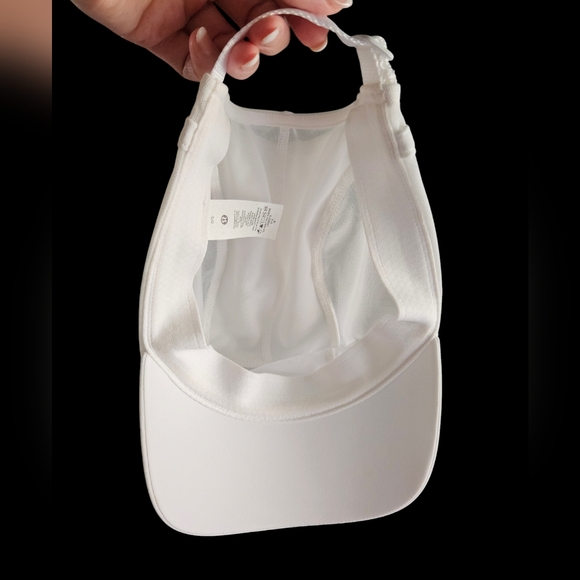 Lululemon fast and free running hat elite SOLD OUT and NWOT - Picture 6 of 8